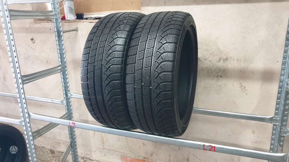 Pirelli PZero Winter, зимние 245/40 R19