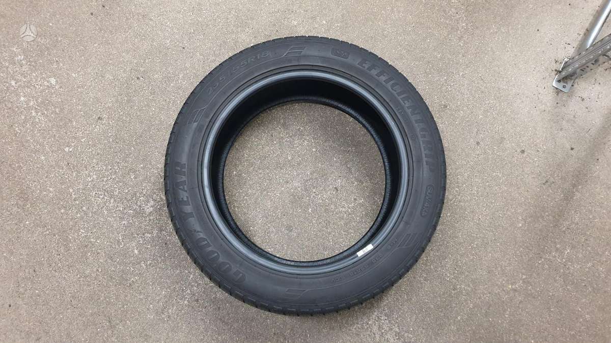 Goodyear EfficientGrip Suv, всесезонные 235/55 R18