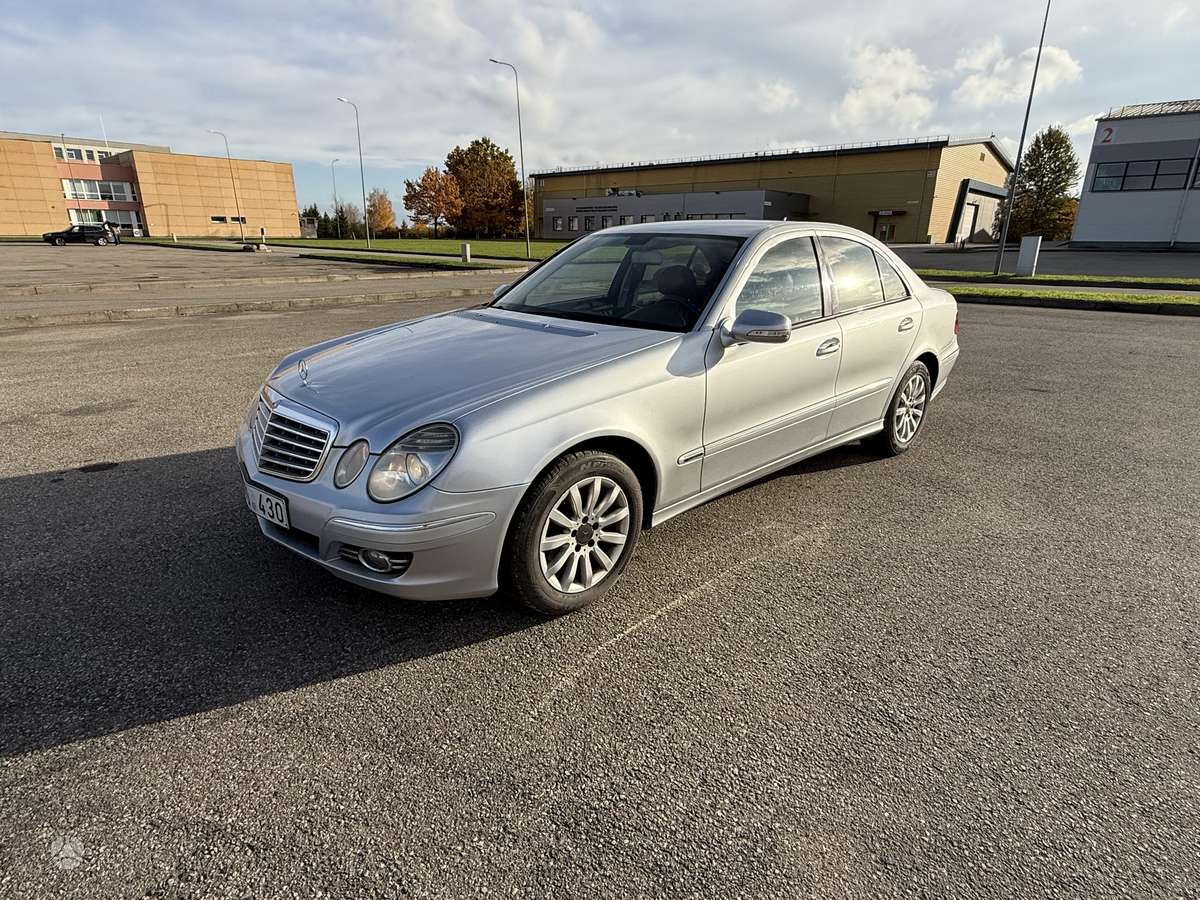Mercedes-Benz E220