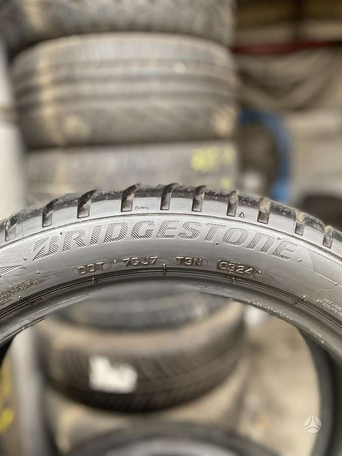 Bridgestone, зимние 225/45 R18