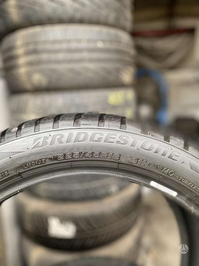 Bridgestone, зимние 225/45 R18