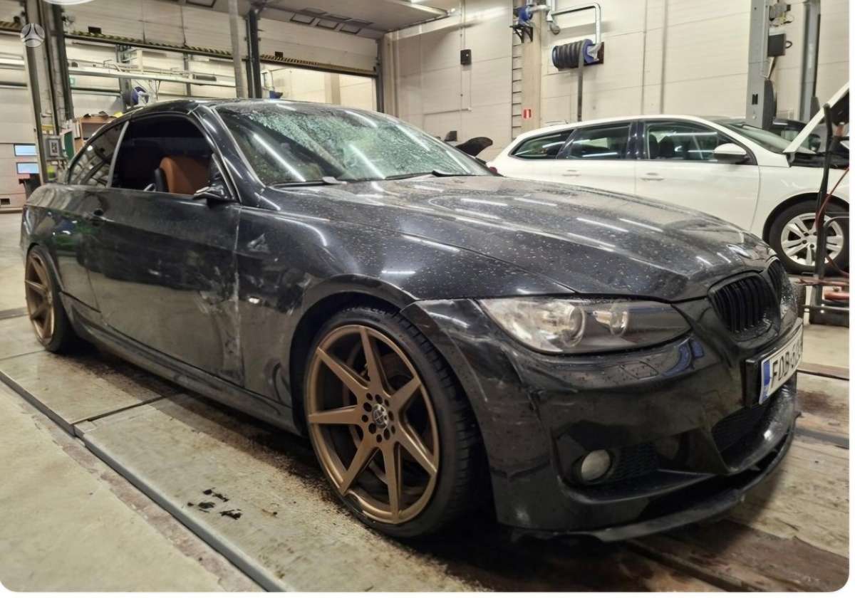 BMW 320
