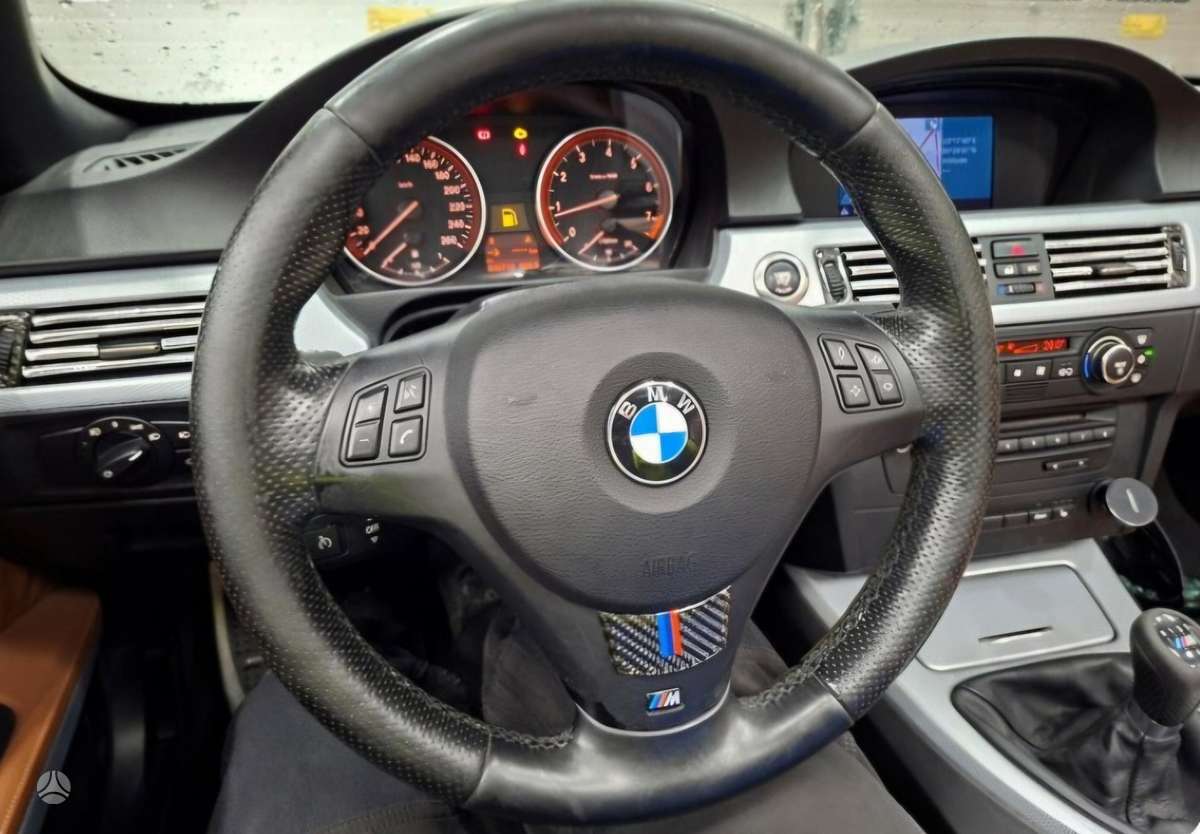 BMW 320, 2.0 l., convertible