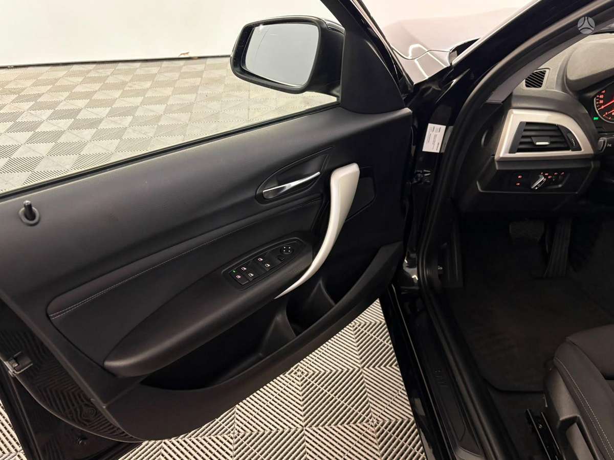 BMW 120, 2.0 l., Хэтчбек