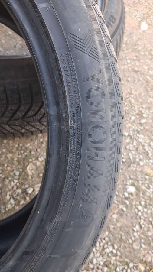 Yokohama, всесезонные 275/40 R20