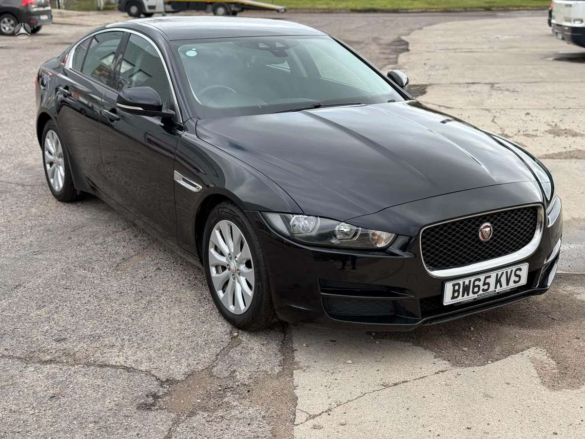 Jaguar XE