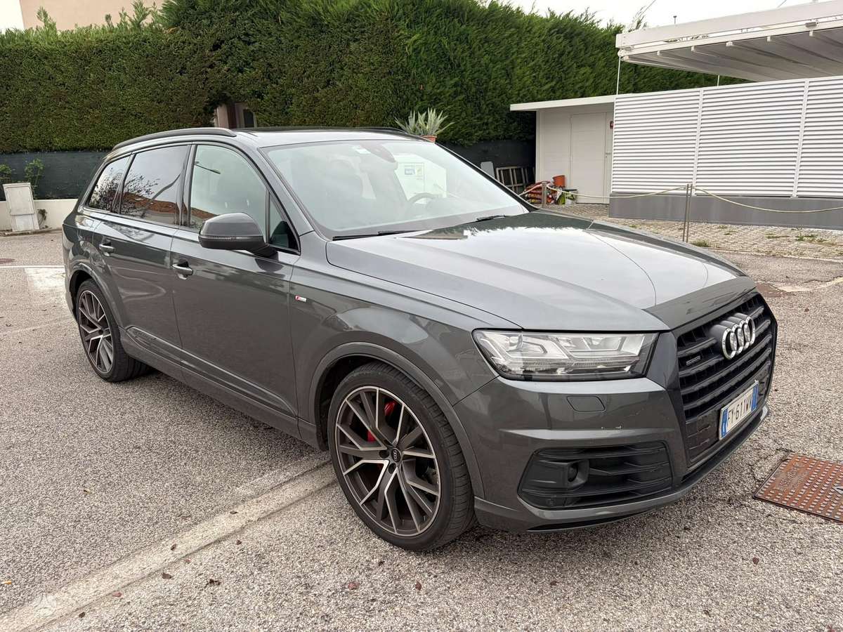 Audi Q7 e-tron