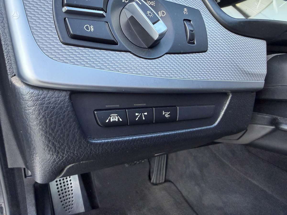 BMW 520, universalas