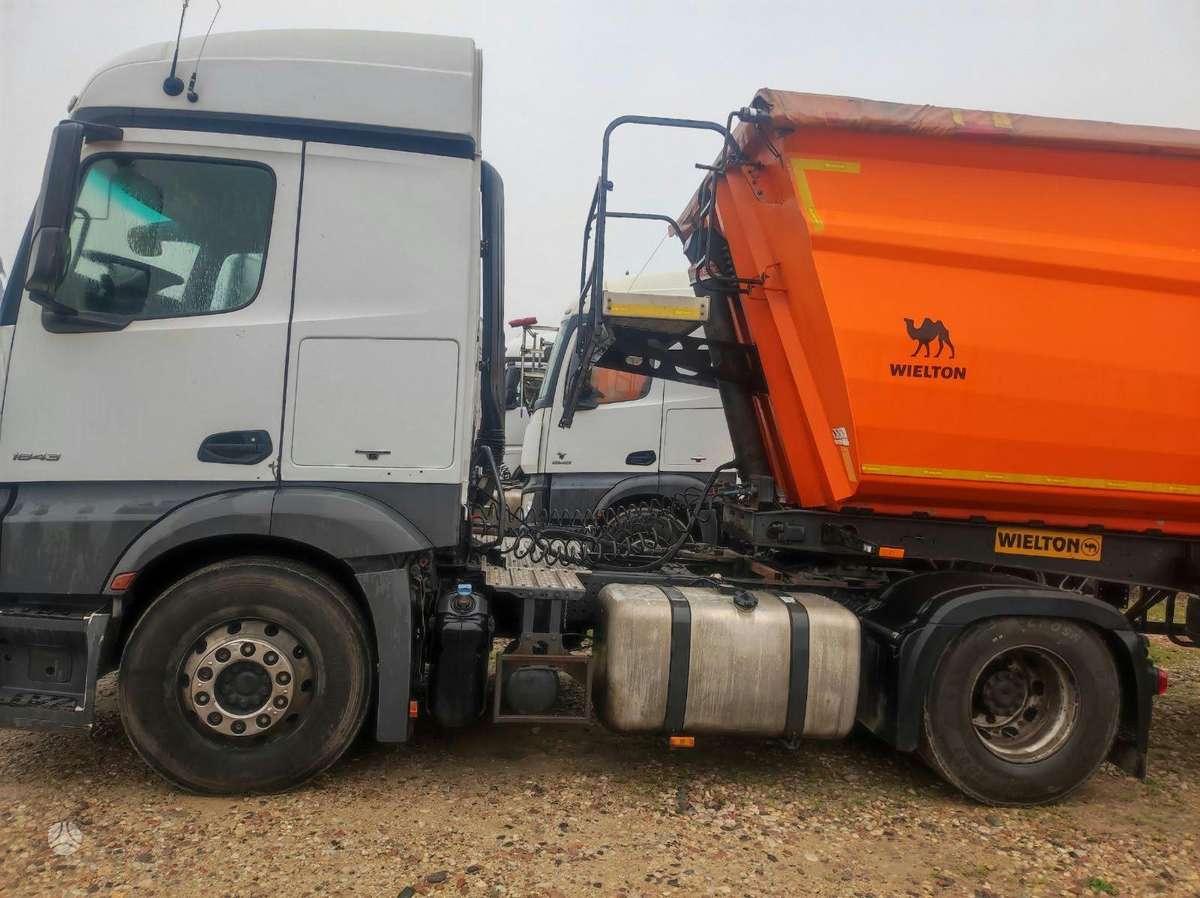 Mercedes-Benz Actros, single sleeper