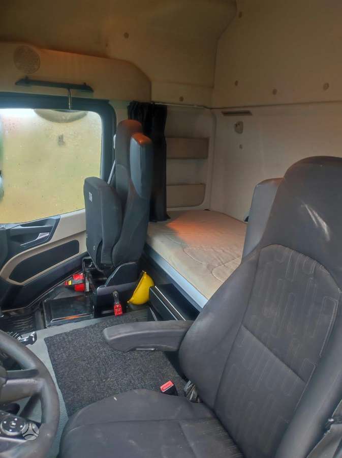 Mercedes-Benz Actros, single sleeper