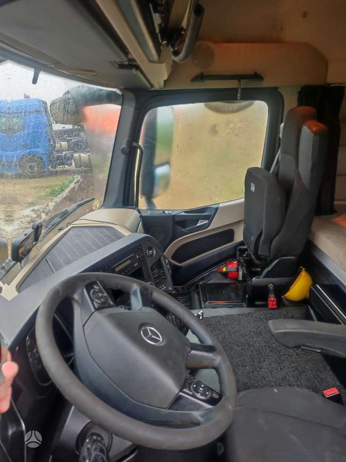 Mercedes-Benz Actros, single sleeper