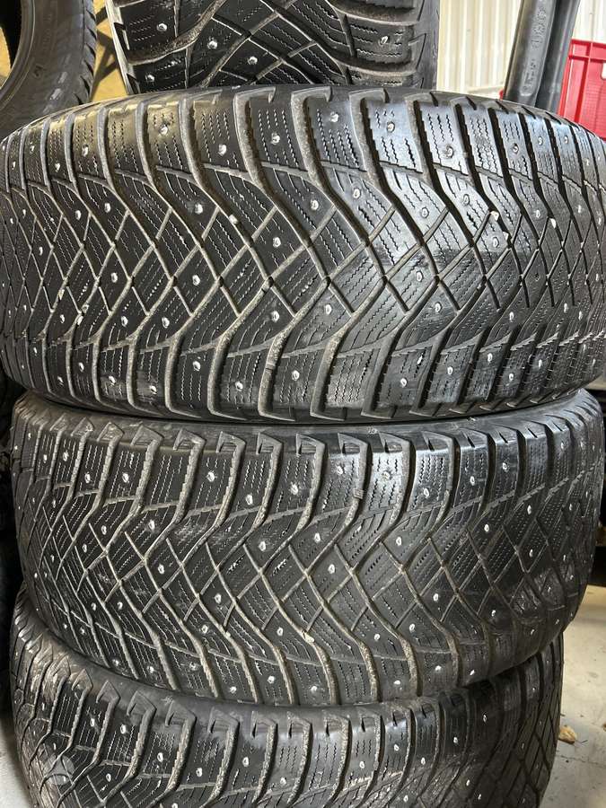 Goodyear, зимние 255/50 R20