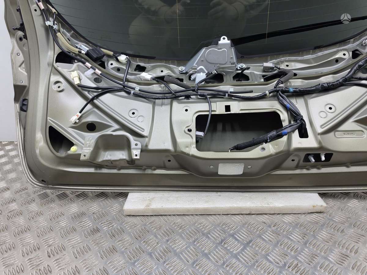 Subaru Outback kėbulo dalys