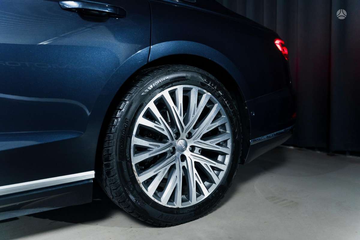 Audi A8, 3.0 l., Седан