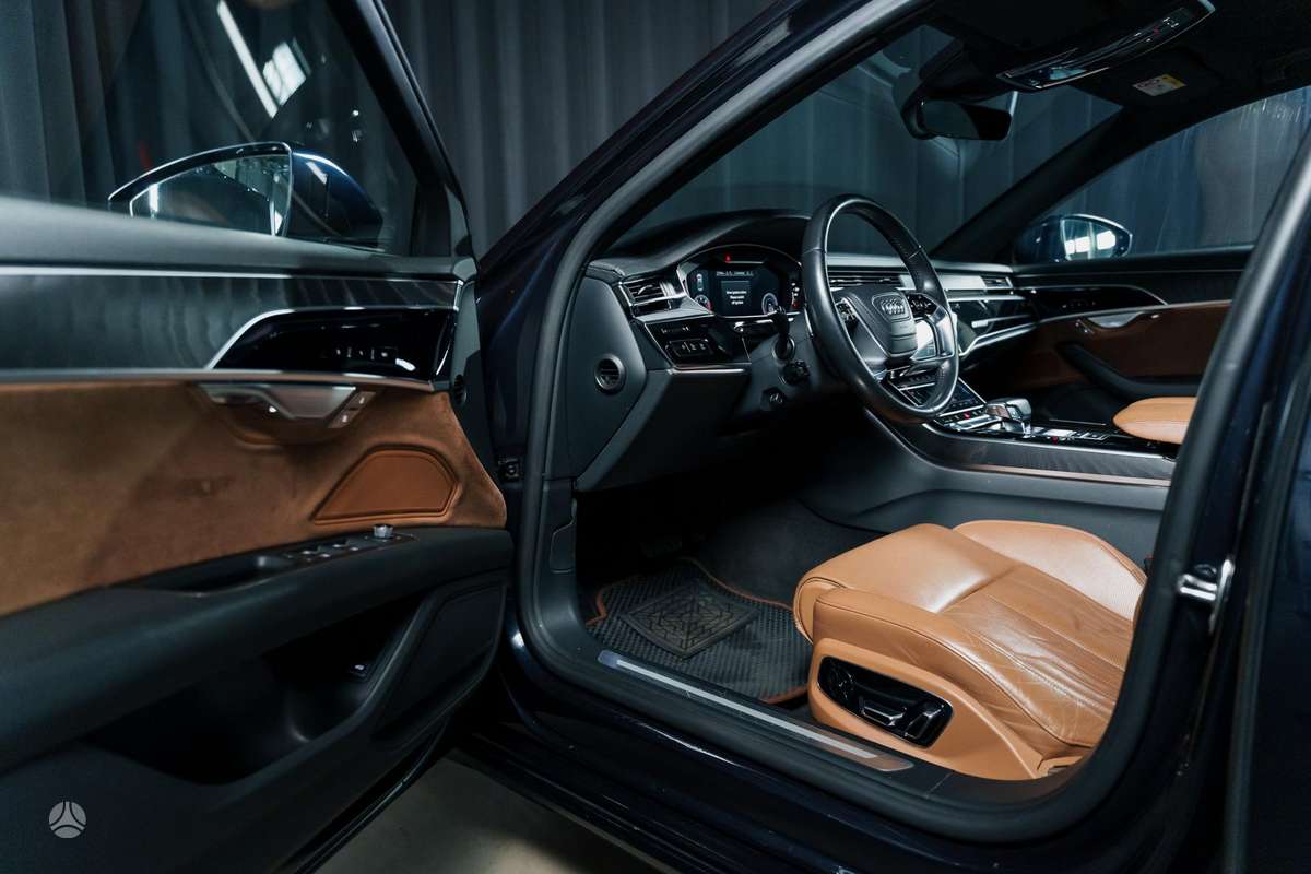 Audi A8, 3.0 l., Седан