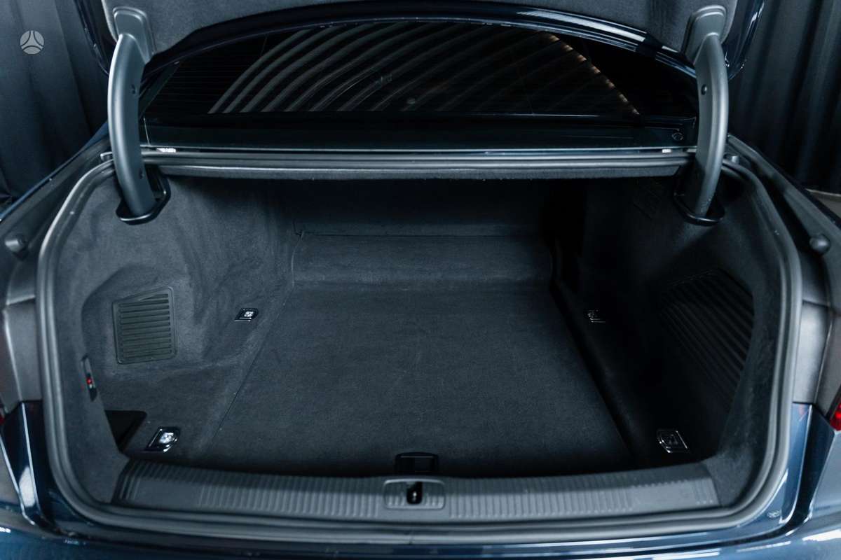 Audi A8, 3.0 l., Седан