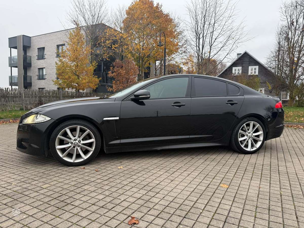 Jaguar XF