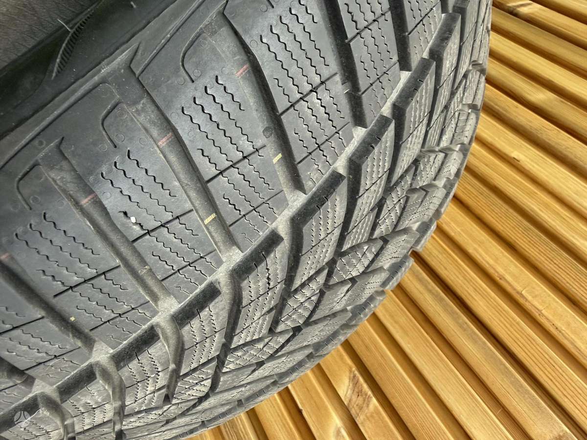 Goodyear, зимние 275/35 R21