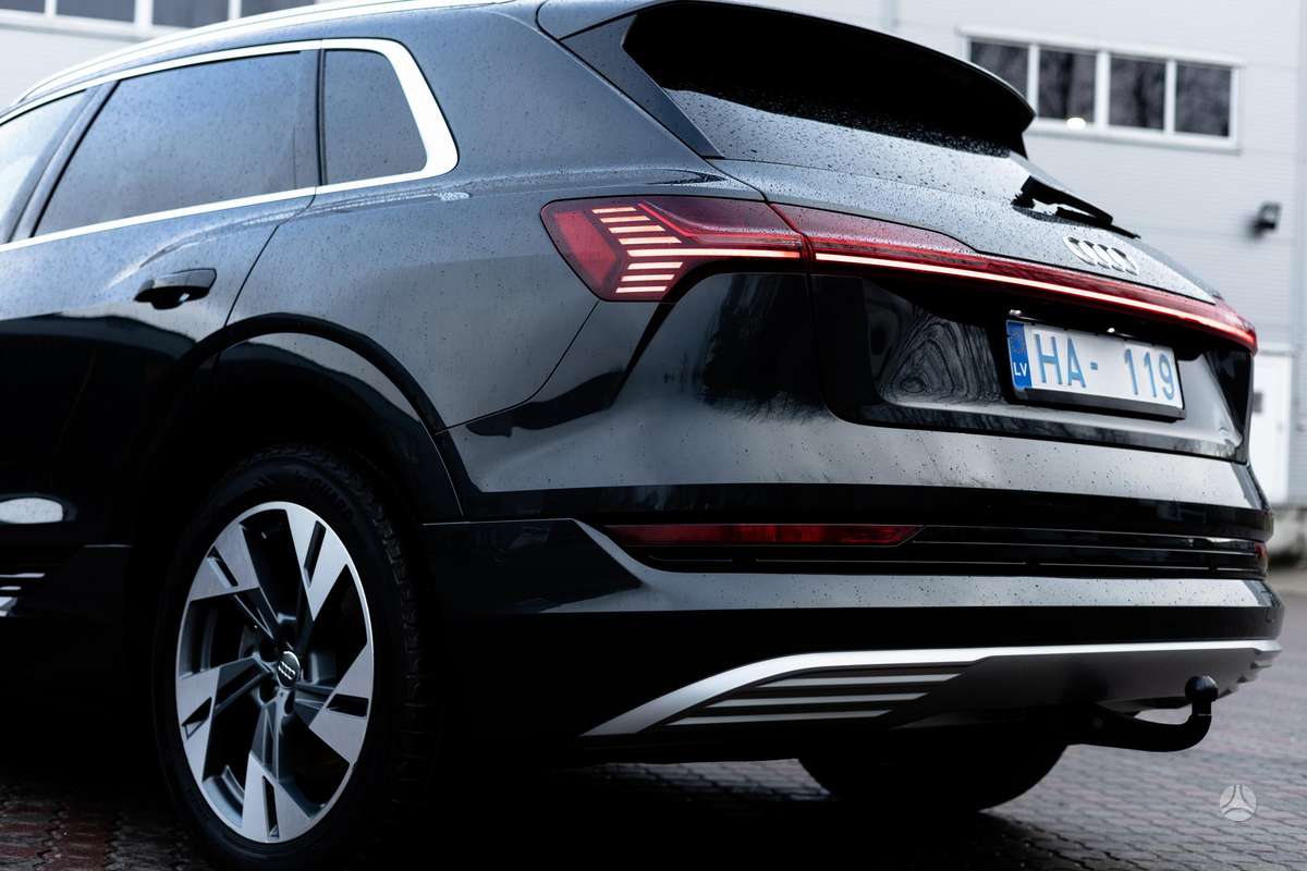 Audi e-tron, hečbekas