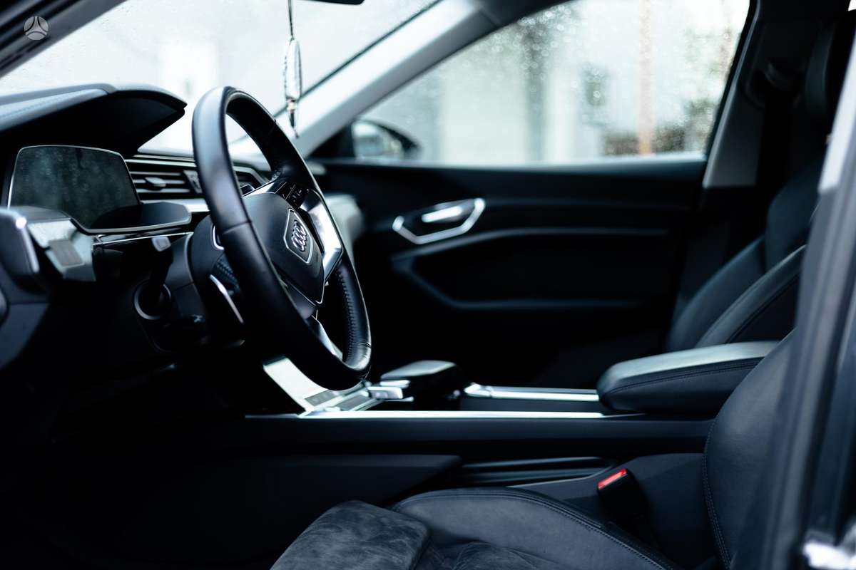 Audi e-tron, hatchback