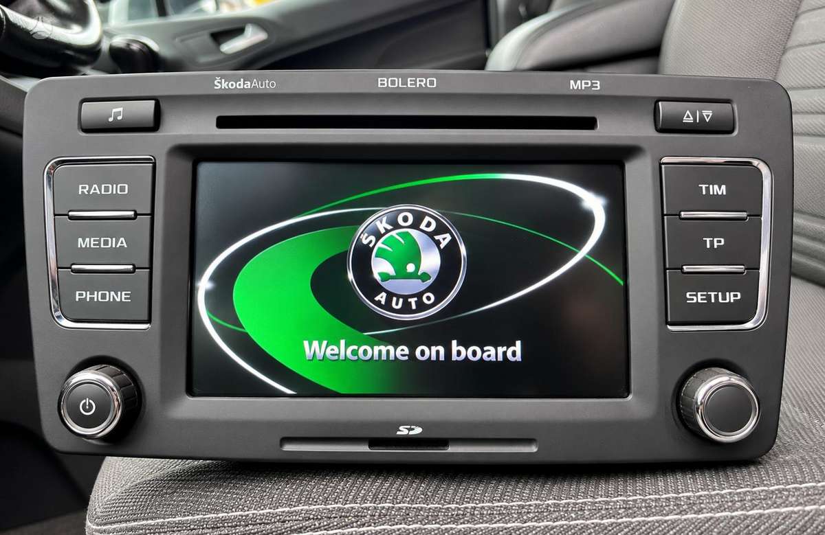 Skoda Octavia multimedija, cd / mp3 players