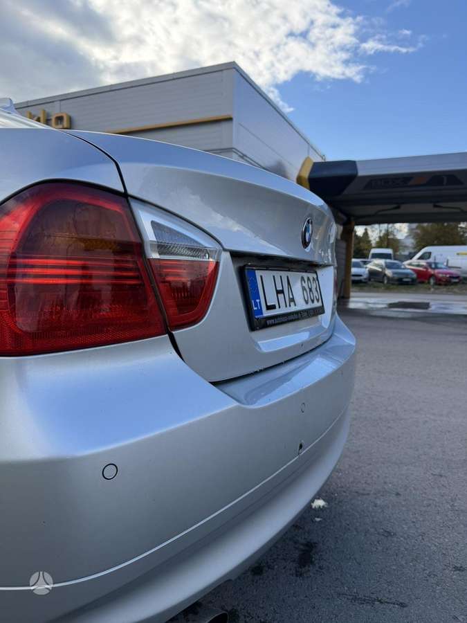 BMW 320, 2.0 l., Седан