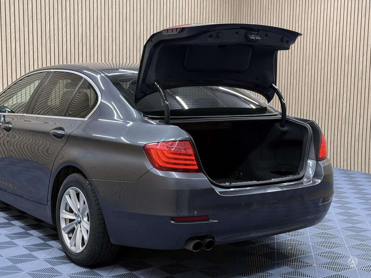 BMW 520, 2.0 l., Седан