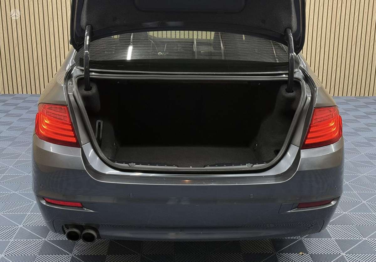 BMW 520, 2.0 l., Седан