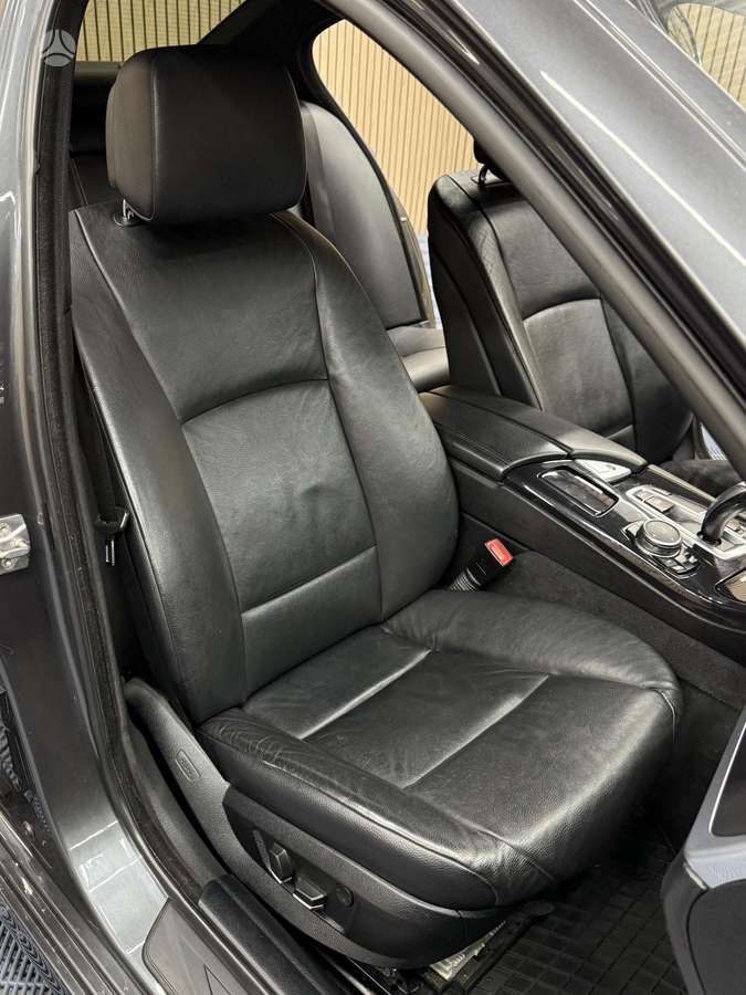 BMW 520, 2.0 l., Седан