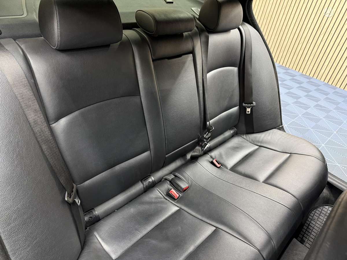 BMW 520, 2.0 l., Седан