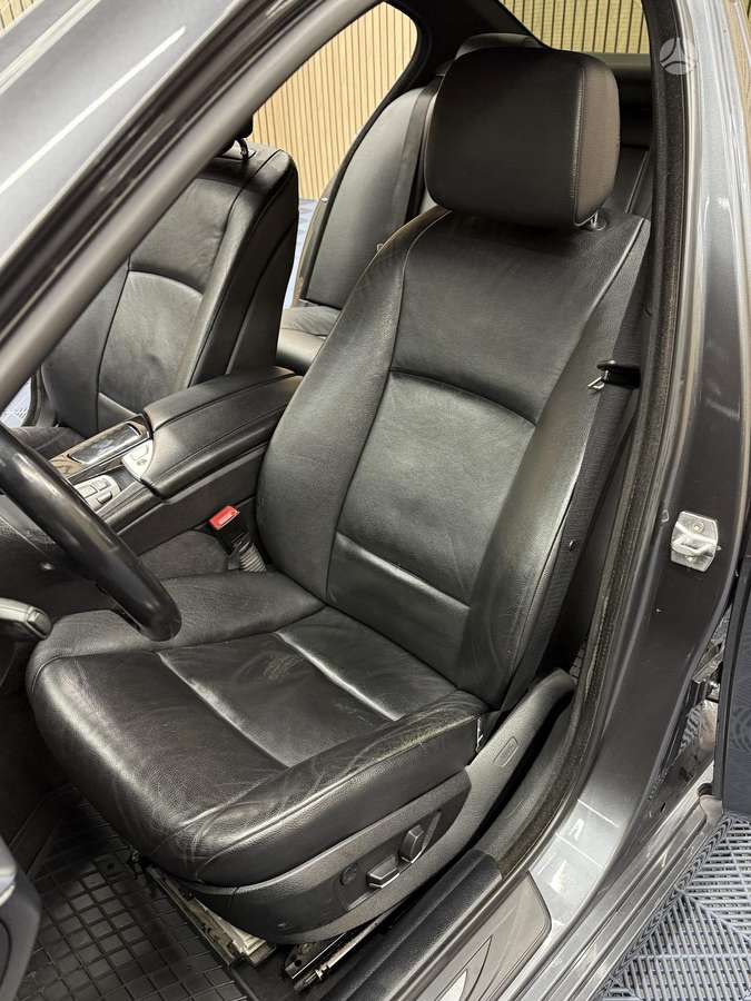 BMW 520, 2.0 l., Седан