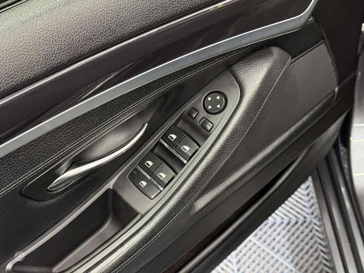 BMW 520, 2.0 l., Седан