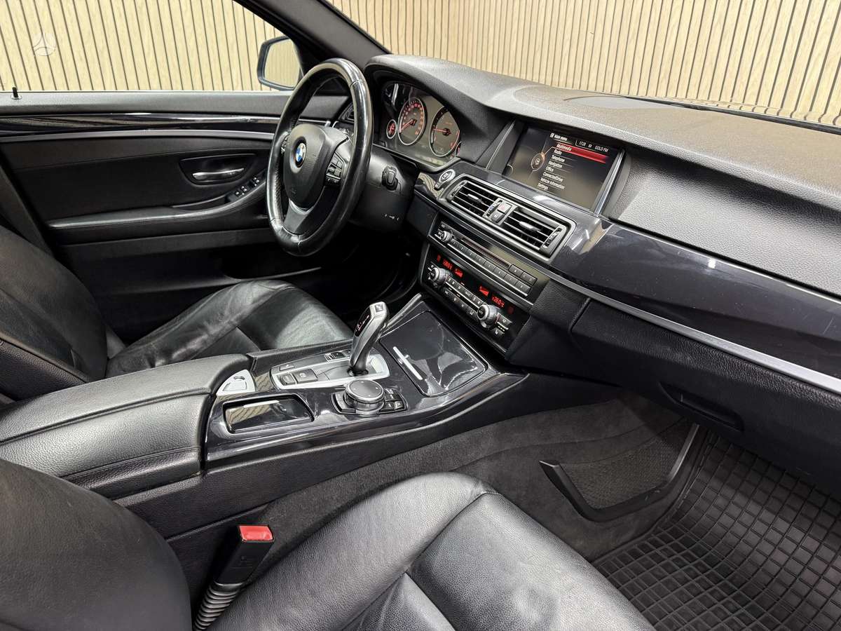 BMW 520, 2.0 l., Седан