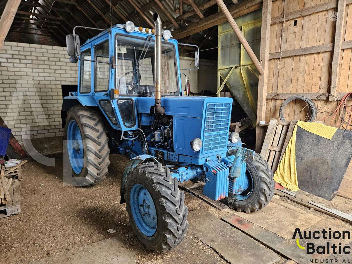 -Kita- MTZ Belarus-82, тракторы