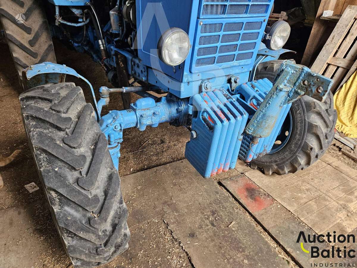 -Kita- MTZ Belarus-82, тракторы