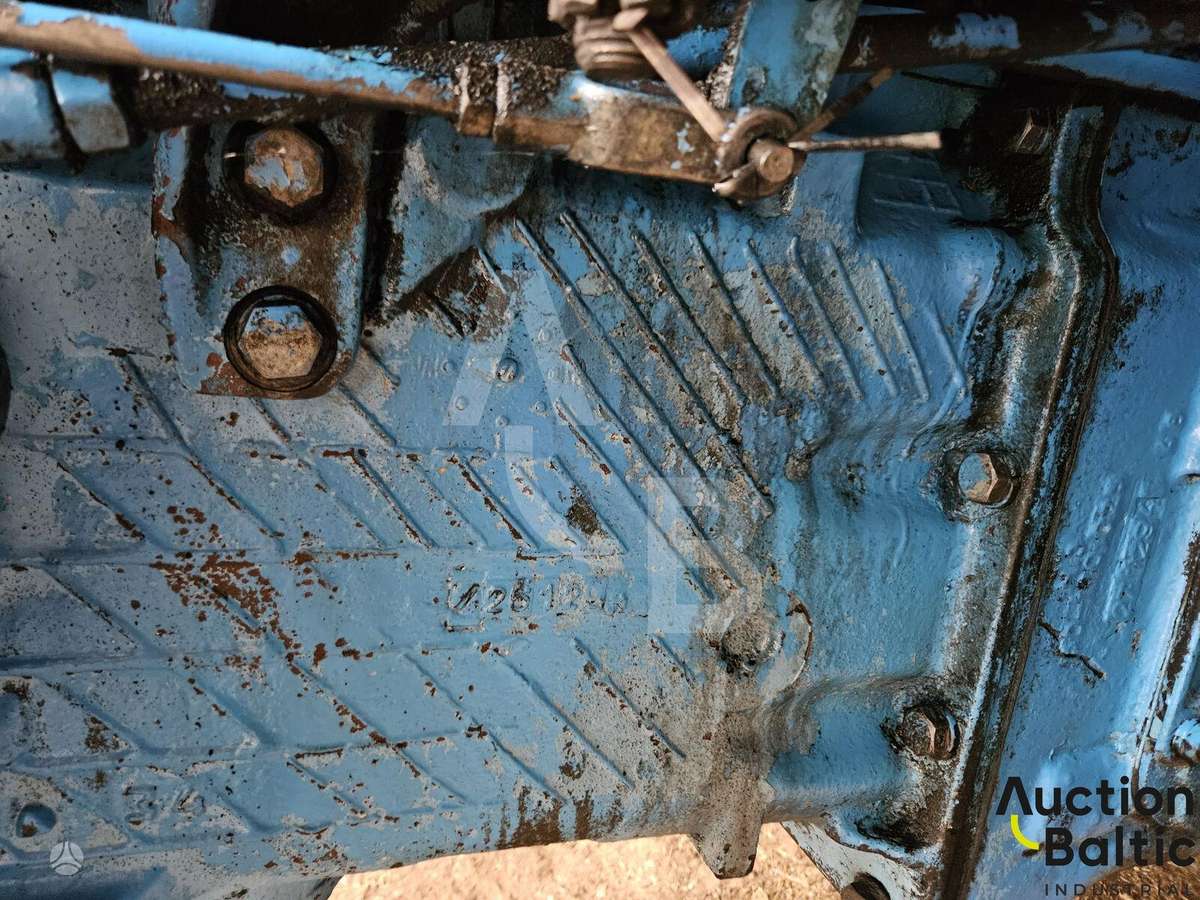 -Kita- MTZ Belarus-82, тракторы