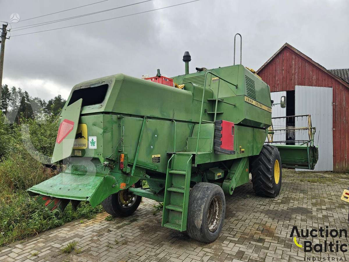 John Deere 965, combine harvesters