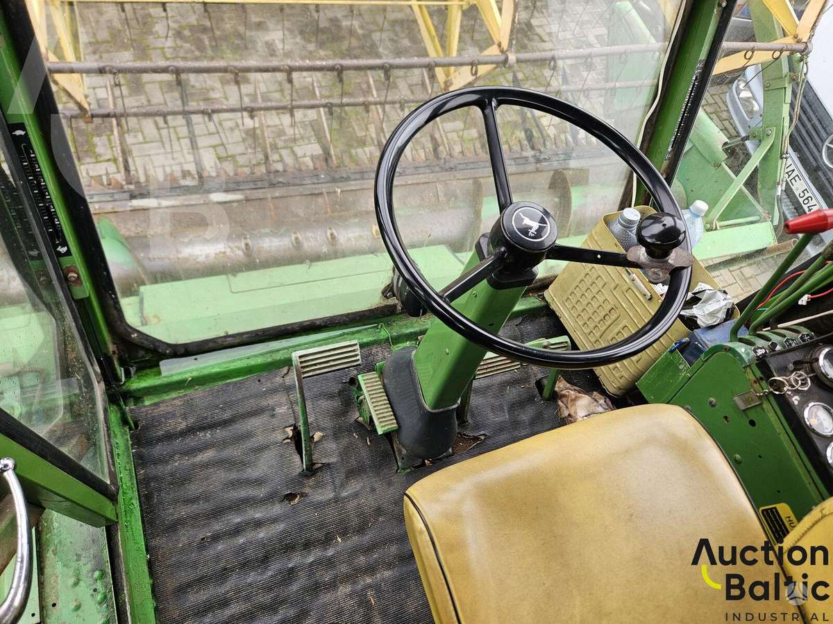 John Deere 965, combine harvesters
