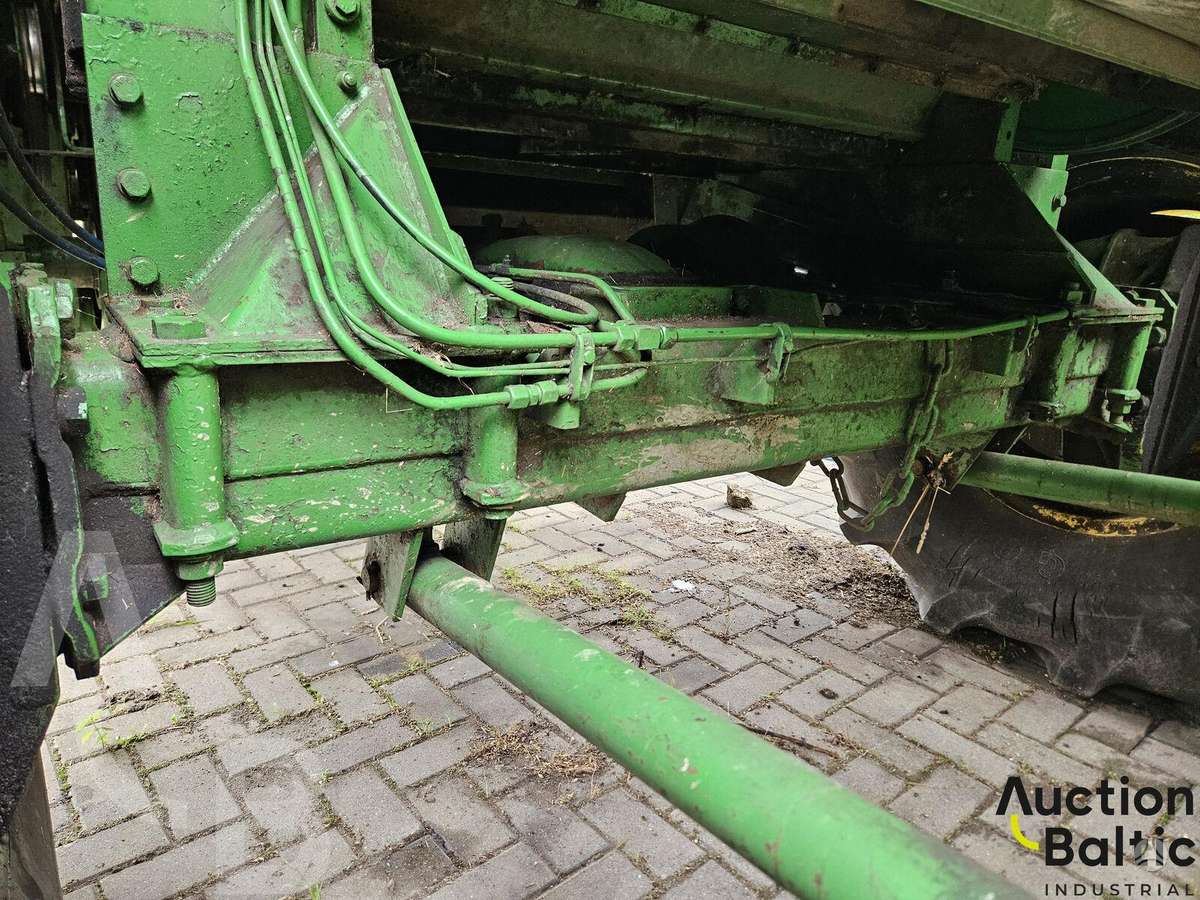 John Deere 965, combine harvesters