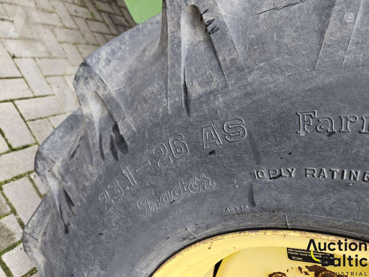 John Deere 965, combine harvesters