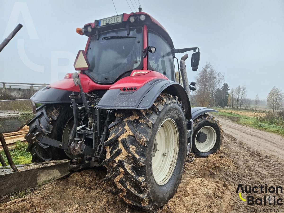 Valtra T 174 E, traktori