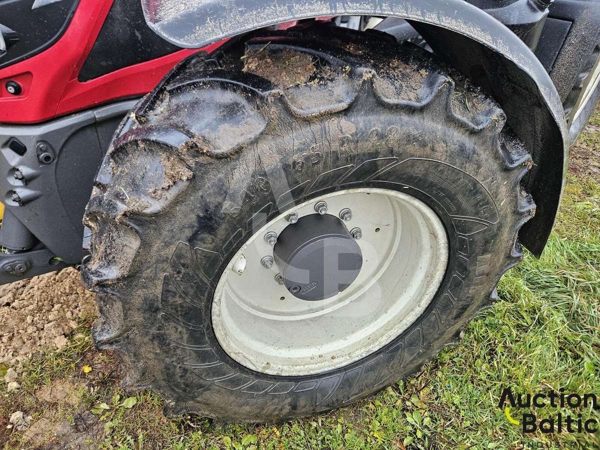 Valtra T 174 E, tractors