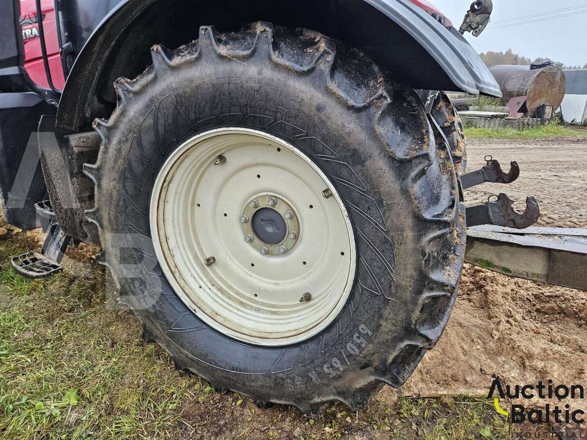Valtra T 174 E, tractors