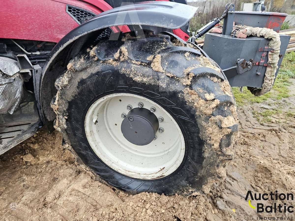 Valtra T 174 E, traktori