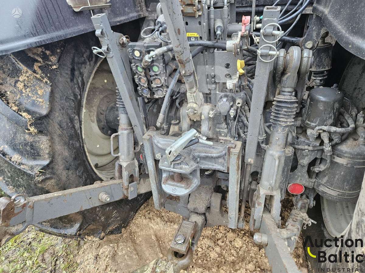 Valtra T 174 E, traktori