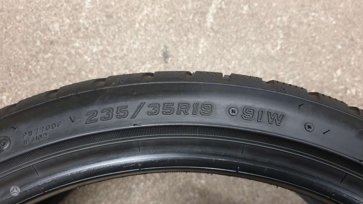 Falken EuroWinter HS02, winter 235/35 R19