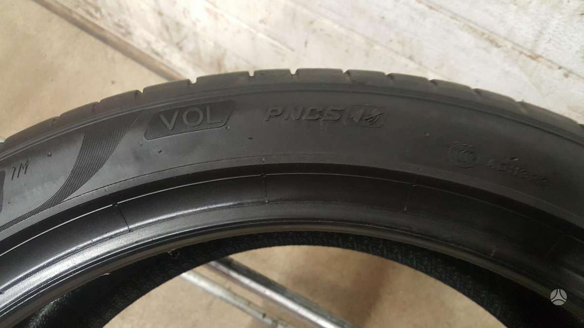 Pirelli P ZERO, summer 255/40 R21