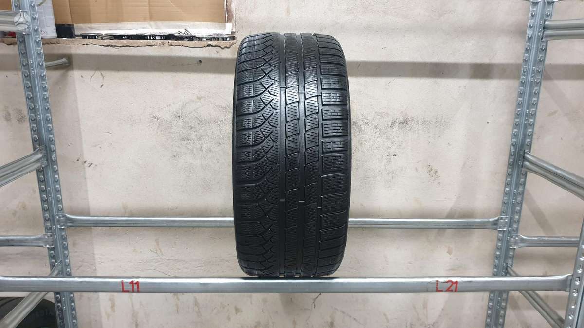 Pirelli PZero Winter, зимние 255/35 R19