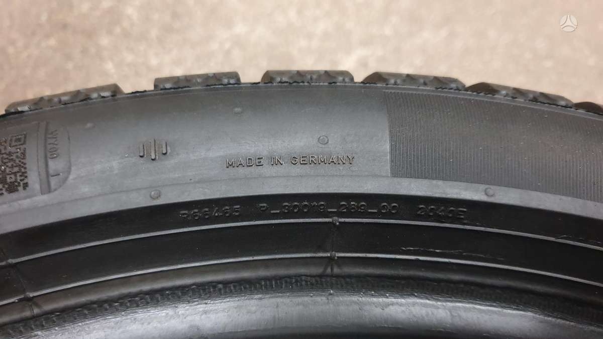 Pirelli PZero Winter, зимние 255/35 R19