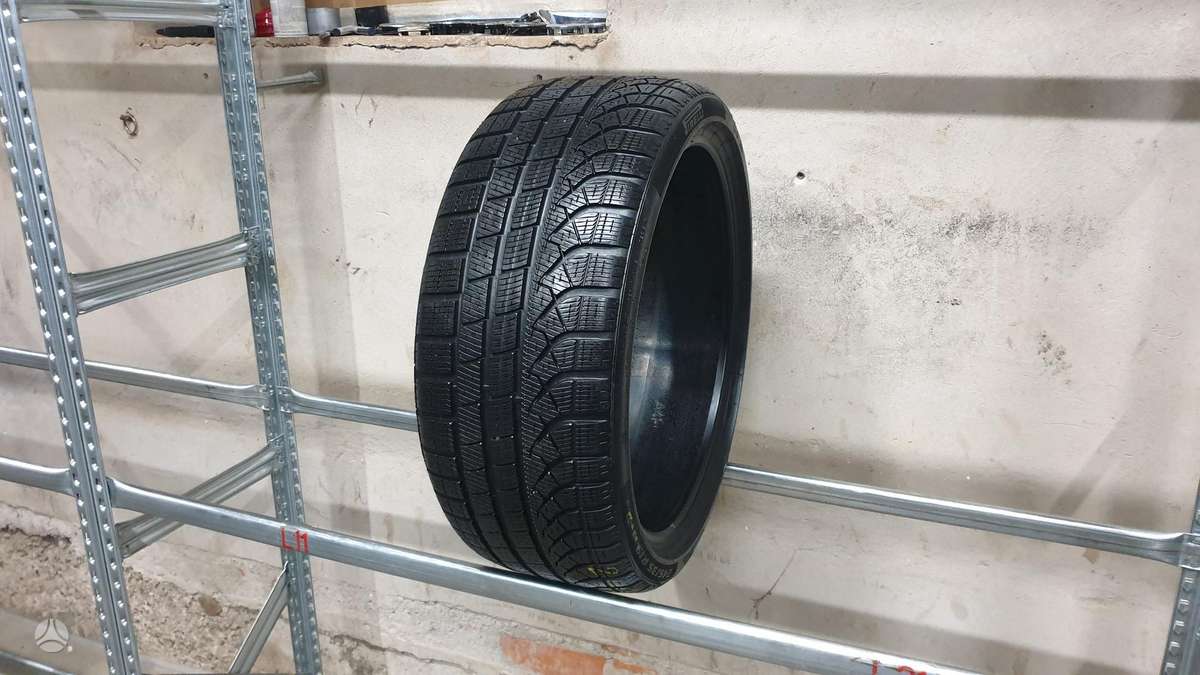Pirelli PZero Winter, зимние 245/35 R19